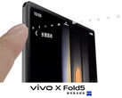A Vivo está se apoiando fortemente no ecossistema Apple com o X Fold5. (Fonte da imagem: Vivo)