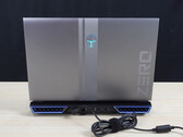 O ThunderRobot Zero possui um laptop Intel Core i9-13900HX e uma GPU para laptop GeForce RTX 4060. (Fonte: Zhongzheng Evaluations on YouTube)