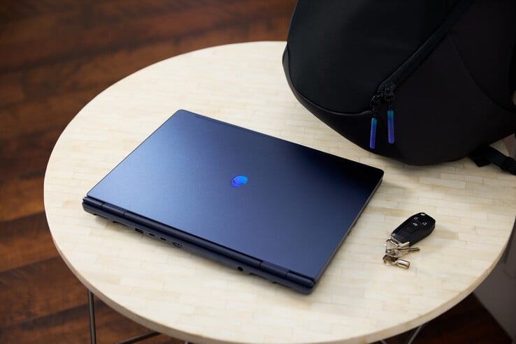 O Alienware Aurora 16 tem 22,7 mm de espessura e pesa 2,57 kg. (Fonte da imagem: Dell)
