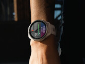 O download da versão 19.18 do software pode ser acionado manualmente tocando em "Check for Updates" (Verificar atualizações) no menu de configurações do Forerunner 965. (Fonte da imagem: Garmin)