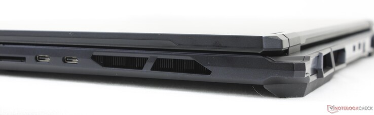 À direita: Leitor SD, 2x USB-C Thunderbolt 4 com DisplayPort + Power Delivery