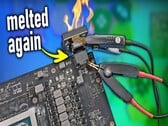 RTX 4090 com Melted 12VHPWR (Fonte da imagem: canal Der8auer no YouTube)
