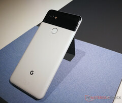 Google Pixel 2 e Pixel 2 XL podem agora instalar Android 13. (Fonte de imagem: NotebookCheck)