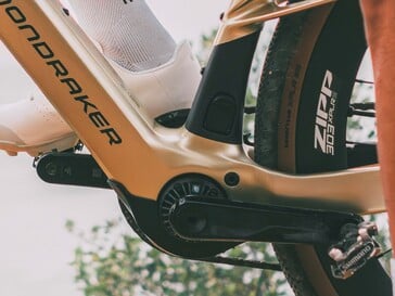 A Mondraker utiliza uma configuração com motor de acionamento central