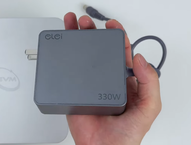 Adaptador de energia (Fonte de imagem: 小明白 no YouTube)