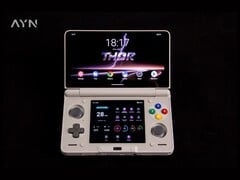 O AYN Thor tem duas telas AMOLED sensíveis ao toque. (Fonte da imagem: AYN)