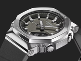 O Casio G-Shock GMS2110-1A1 com moldura de metal, retratado em um fundo escuro. (Fonte da imagem: Casio)