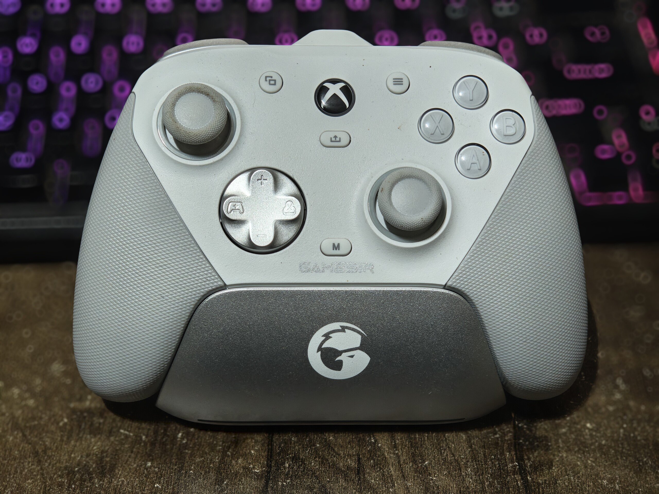 O GameSir GT7 Pro é um controlador repleto de recursos que não é um furo no seu bolso (fonte da imagem: Notebookcheck)