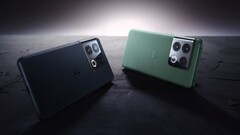 O OnePlus 10 Pro, lançado em 2022, apresentava um módulo de câmera em formato quadrado. (Fonte da imagem: OnePlus)