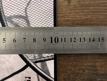 O InfinityEdge está ainda mais fino este ano e com um consumo de energia OLED 33% menor