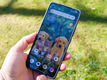 Poco F7 Ultra no exterior