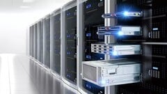 Racks de servidores com trilhos especializados. A King Slide detém 80% do mercado de trilhos para servidores de ponta.