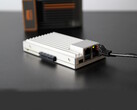 Das ZimaBoard 2 mit dem ZimaBoard 1 im Hintergrund. (Fonte da imagem: IceWhale)