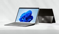 A próxima série Surface Pro pode consistir de três ou quatro modelos, incluindo as variantes ARM. (Fonte da imagem: Microsoft)