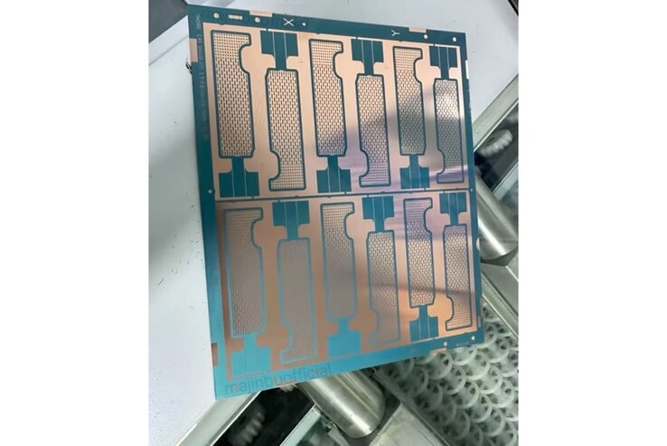 Como poderia ser a base da câmara de vapor do iPhone 17 Pro. (Fonte da imagem: Majin Bu Official)