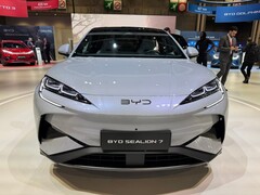 O BYD Sealion 7. A BYD lança o podcast Charge Up Australia, ancorado por um popular ambientalista, para derrubar mitos sobre VEs (Fonte da imagem: Top ELectric SUV)