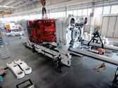 O processo de gigacasting da Tesla faz uso de imensas prensas para produzir grandes quantidades de seus veículos de uma só vez. (Fonte da imagem: Tesla)