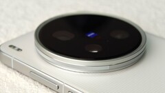 Aparentemente, um zoom contínuo também está na lista de tarefas para o desenvolvimento do Vivo X300 Ultra. (Imagem: Weibo)