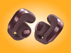 Os fones de ouvido Bose Ultra Open Earbuds 2ª geração no acabamento Cherry Chocolate.