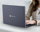 A imagem é uma imagem oficial de marketing do laptop Dynabook Portege X30L da geração anterior.