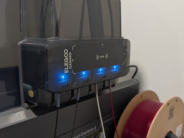 Sistema de tela instalado no lado superior direito da impressora.