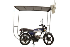 A motocicleta movida a energia eólica/solar. (Fonte da imagem: YongLE Risheng)