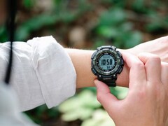 O relógio Casio Pro Trek PRG340ANS-3 (na foto) já está disponível nos EUA. (Fonte da imagem: Casio)