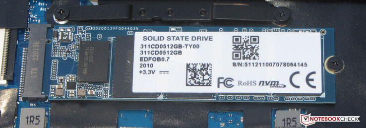 Um SSD PCIe serve como a unidade do sistema.