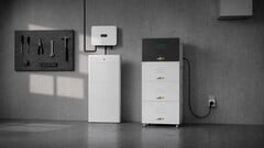 O SunEnergyXT 500 PRO AC Core adiciona até 90 kWh de capacidade de armazenamento em retrofit a instalações solares