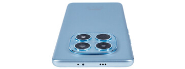 Borda superior: microfone, IR blaster, alto-falante