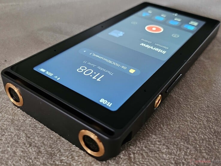 O iFLYTEK AI Recorder S6 possui 2 microfones direcionais e 6 omnidirecionais.