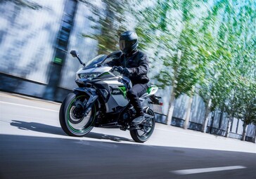 As motocicletas Kawasaki Ninja já foram famosas por seu desempenho - algo que a Ninja e-1 provavelmente não alcançará. (Fonte da imagem: Kawasaki)