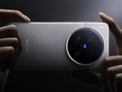 O ISOCELL HPB será acompanhado por um Sony LYT-828 em ambos os modelos, na foto do X200 Ultra. (Fonte da imagem: Vivo)