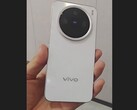 O Vivo X200 Pro Mini possui hardware de ponta em um chassi compacto. (Fonte da imagem: Weibo)