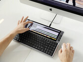 O Teclado Multifuncional FICIHP é um teclado externo com a segunda tela do ZenBook Pro Duo. (Fonte da imagem: FICIHP)