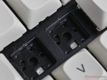 Soquetes de switch Keychron C1 Pro 8K com LEDs RGB voltados para o sul. 