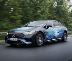 O Mercedes EQB elétrico completou um percurso de teste de 750 milhas com uma única carga (Fonte da imagem: Mercedes Benz)