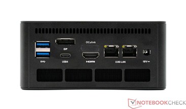 Parte traseira: 2x USB 3.2 Gen 2, DisplayPort 1.4, USB 4 (40 Gbps), OCuLink (64 Gbps), HDMI 2.1, 2x RJ45 2.5G, conexão de energia (19V, 6.32A)