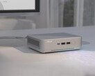 O NUC 14 Pro Plus é indiscutivelmente o mais elegante das duas máquinas NUC 14 Pro da ASUS. (Fonte da imagem: ASUS)