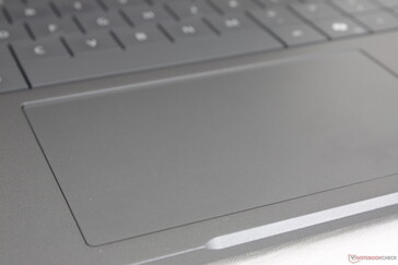 O clickpad suave é ótimo para o controle do cursor, mas algumas pessoas podem preferir um feedback mais firme e mais nítido