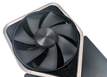 Nvidia GeForce RTX 4080 Founders Edition - Sistema de resfriamento