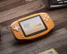 O Ayaneo Konkr Pocket Advance é uma versão moderna do Game Boy Advance.