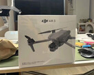 O DJI Air 3 estará disponível com os controles remotos RC 2 e RC-N2. (Fonte da imagem: @DealsDrone)