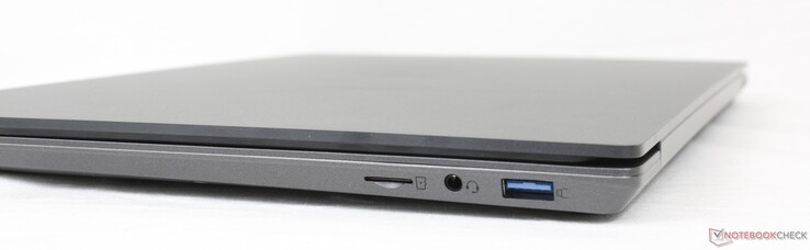 Certo: Leitor MicroSD, áudio combinado de 3,5 mm, USB-A 3.0
