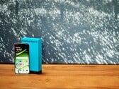 O OnePlus Nord é um bom celular de médio porte, mas a porta USB 2.0 desatualizada poderia ser substituída.