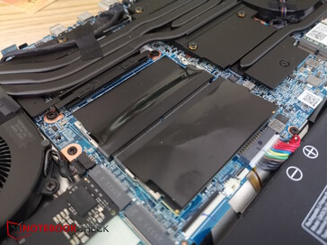 2 slots de RAM estão cobertos
