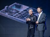 O presidente da Hon Hai, Liu Yangwei, e o CEO da Nvidia, Jensen Huang (Fonte da imagem: UDN)