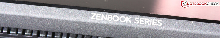 Asus ZenBook 14X OLED UM5401QA - somente AMD com cores excelentes