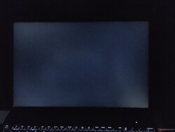 Sangramento moderado da luz de fundo (mostrado aprimorado aqui)