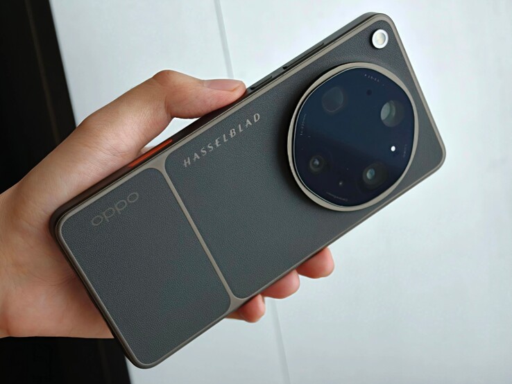 O suposto design final do Oppo Find X9 Ultra com câmera Hasselblad